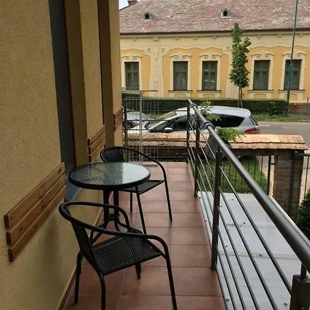Appartamento Bambusz Apartman