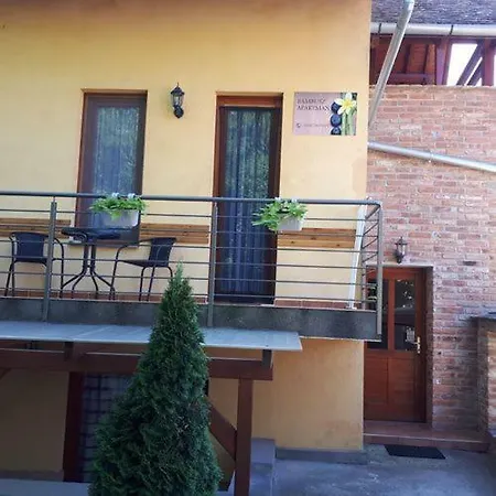 Appartamento Bambusz Apartman
